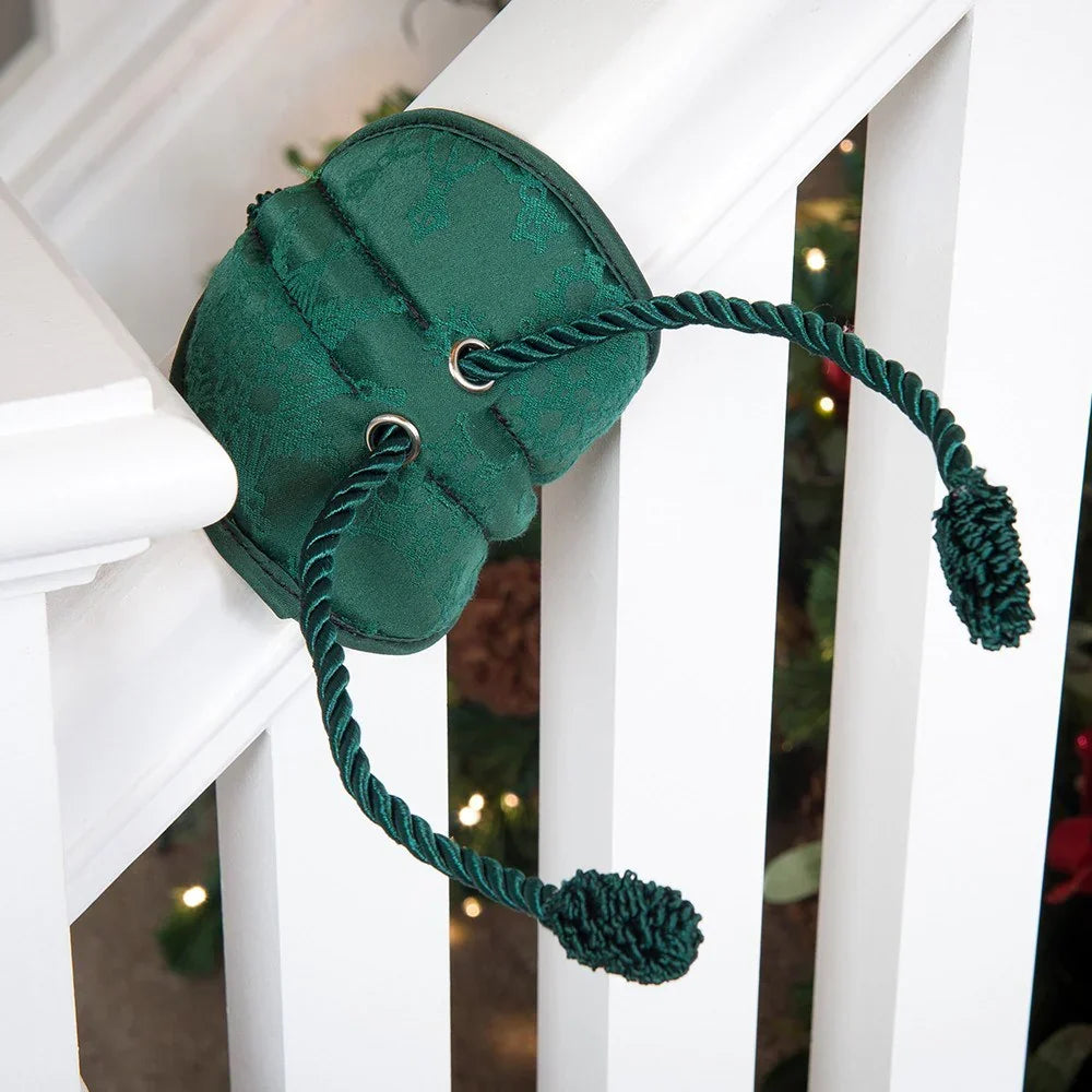 Holiday Wreath Ties